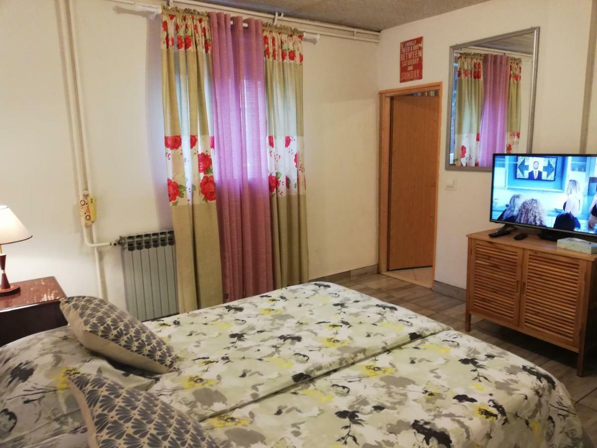 Apartman Teuta Загреб Экстерьер фото